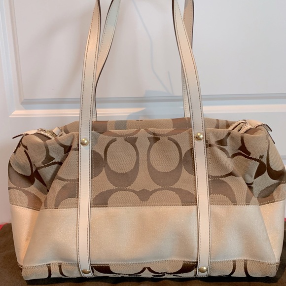 💯COACH signature collection - large tan/cream handbag - Picture 3 of 3
